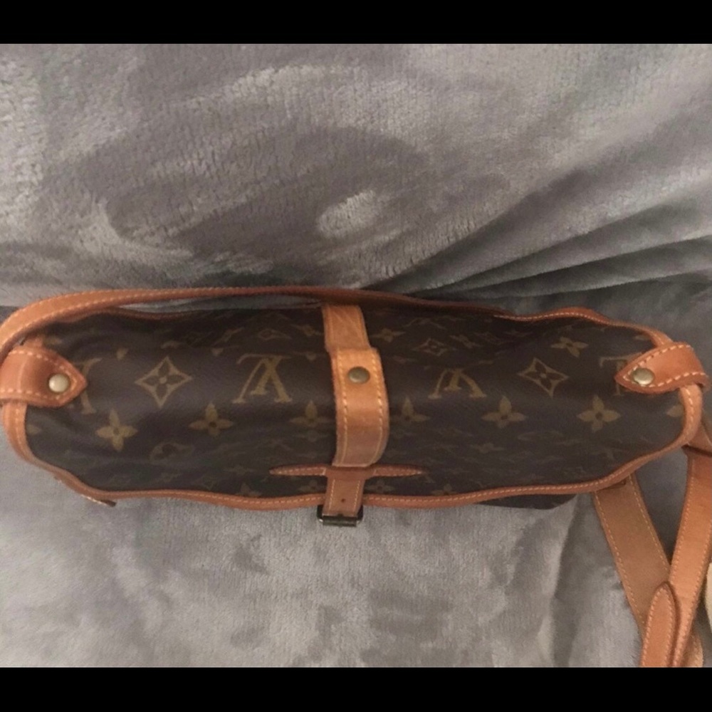 Authentic Louis Vuitton Saumur 30 #5.2 K AR 8912 - Picture 8 of 14